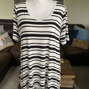 Lularoe Perfect T